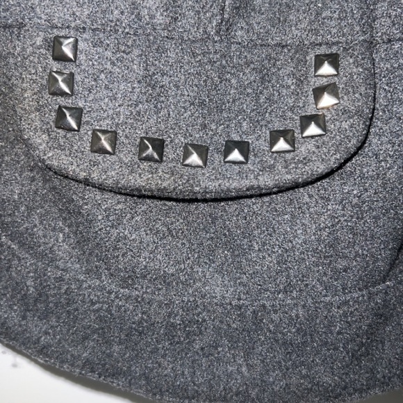 Cropped gray coat with studs - Picture 4 of 5